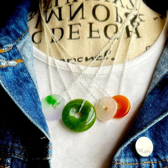 Green Jade medallion on sterling silver dainty chain/maximalist chunky - Picture 4 of 8